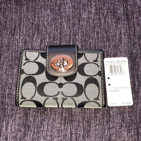 Coach Handbags - 🆕 Coach Wallet